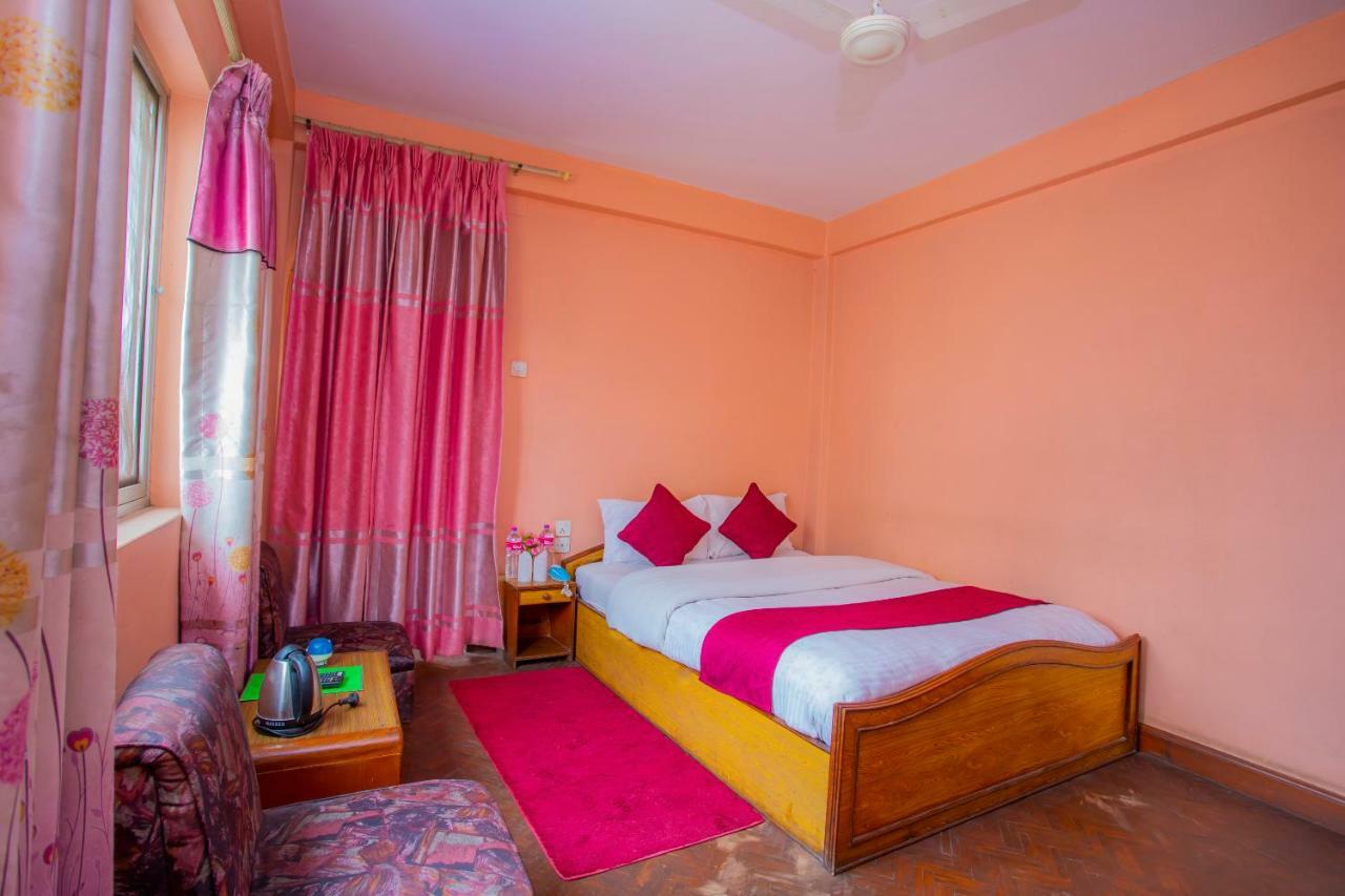 Spot On 445 New Hotel Natureland Pokhara Exterior foto