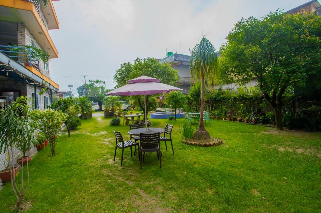 Spot On 445 New Hotel Natureland Pokhara Exterior foto