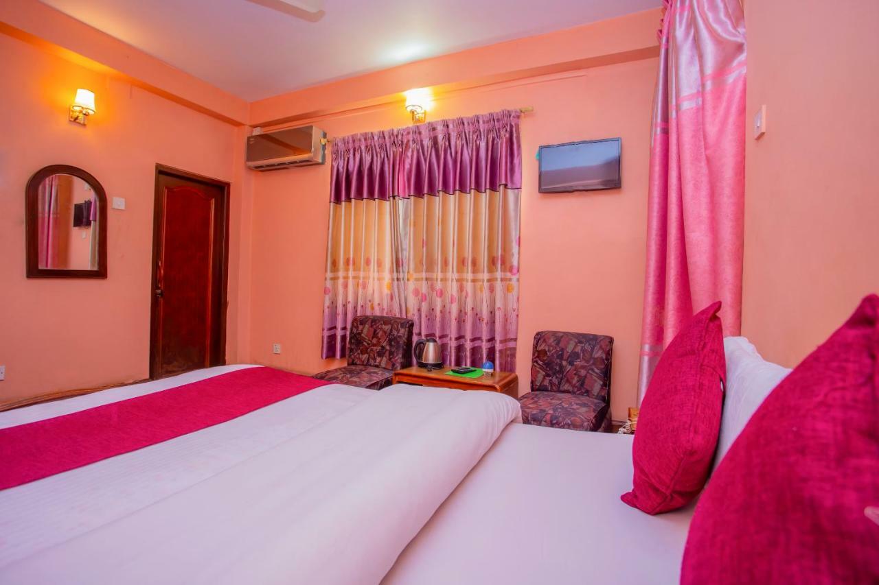Spot On 445 New Hotel Natureland Pokhara Exterior foto